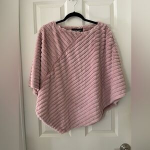 Women BLACK RIVET Faux Fur Asymmetrical Poncho
Mauve Pink S/M special occasion